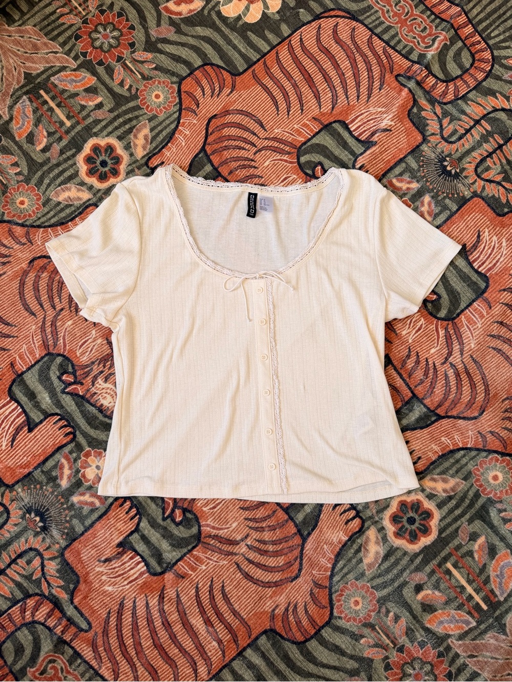 Divided Cream Short-Sleeve Ribbed Button-Front Scoop Top